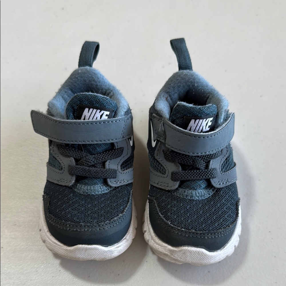 Nike Toddler infant blue gray Velcro sneaker size 5